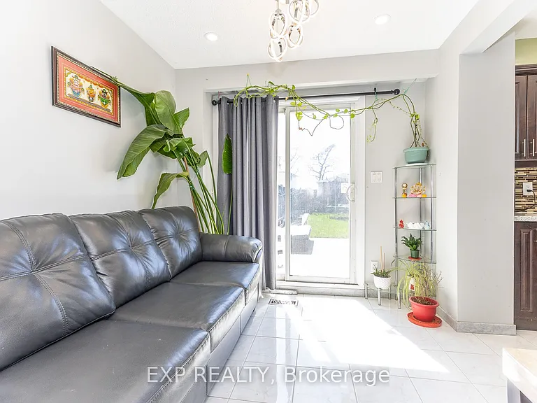 3270 Klaiman Dr — Photo 21
