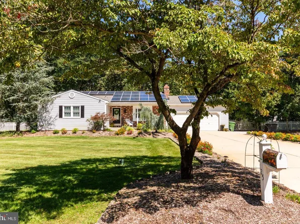 125 Deerfield Ave, Marlton, NJ 08053