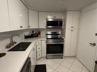 300 Bayview Dr APT 703, Sunny Isles Beach, FL 33160