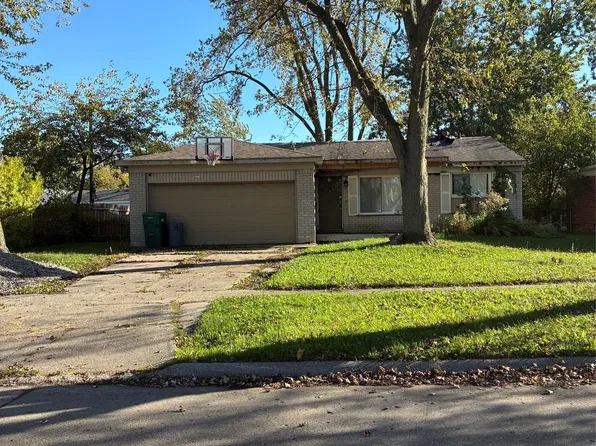 34833 Lynn Dr, Romulus, MI 48174
