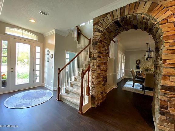 3rd image of 187 La Mesa Dr