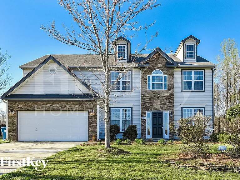 5293 Crosswinds Rd — Photo 2
