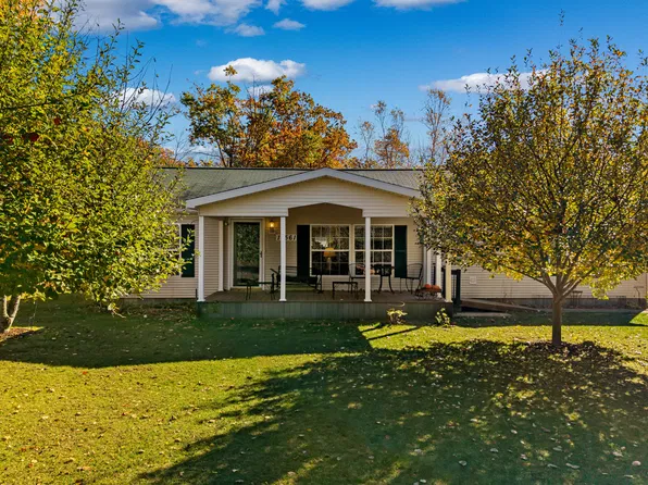 16561 Pineview Dr, Presque Isle, MI 49777