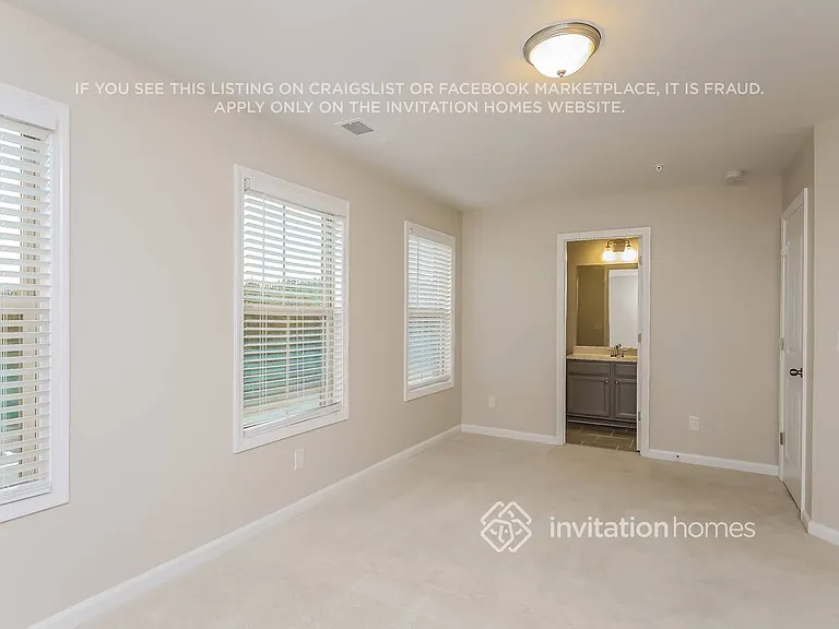 402 Montclair Ct — Photo 11