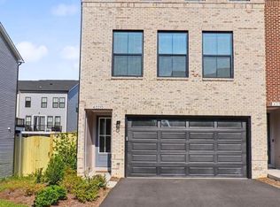 43595 Farringdon Sq, Ashburn, VA 20148