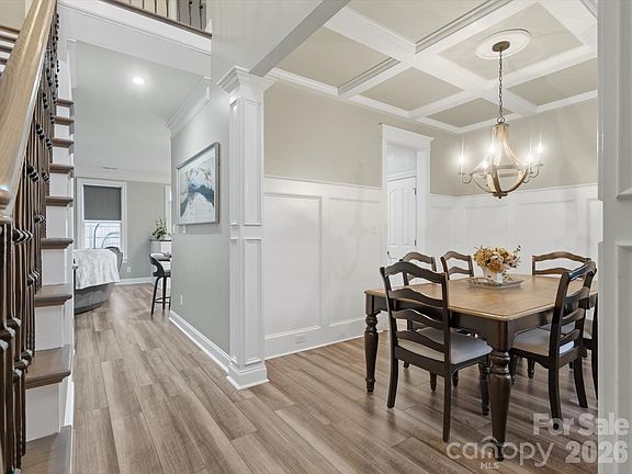 4th image of 9414 Macquarie Ln