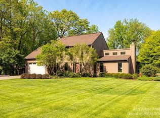 9465 Hidden Lake Cir, Dexter, MI 48130