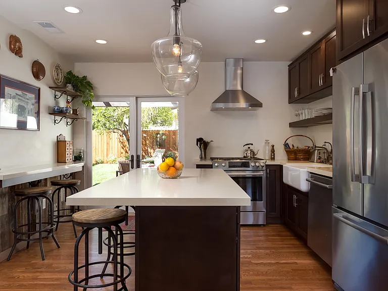 106 W Islay St — Photo 9