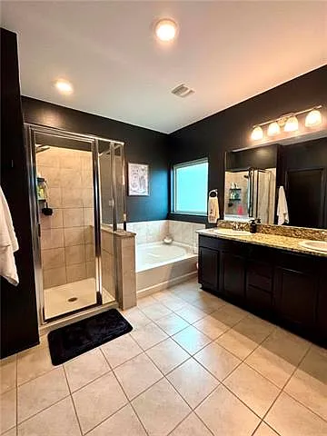 408 Lakeshore Vlg E — Photo 12