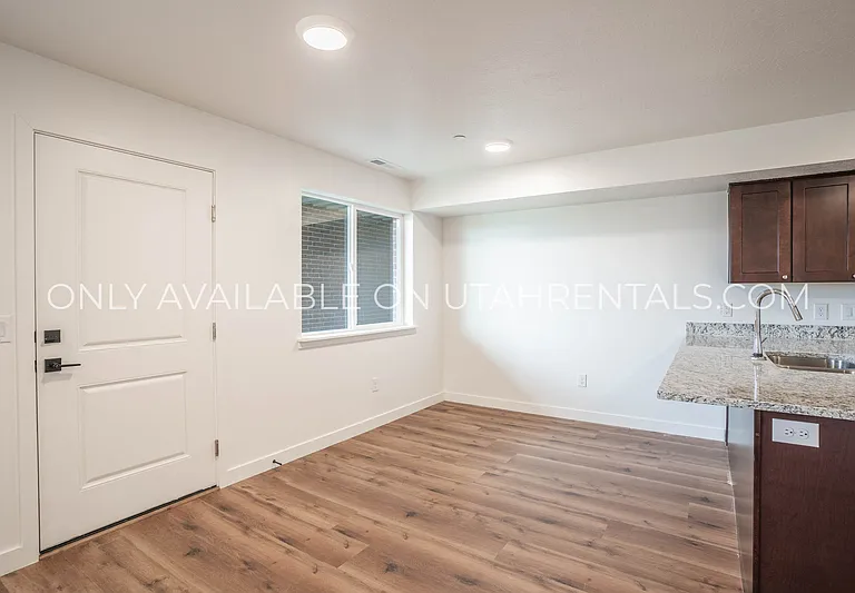 450 W Main St — Photo 15