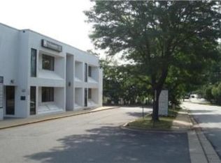 4544B John Marr Dr, Annandale, VA 22003