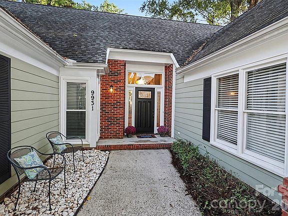 3rd image of 9931 Deer Spring Ln