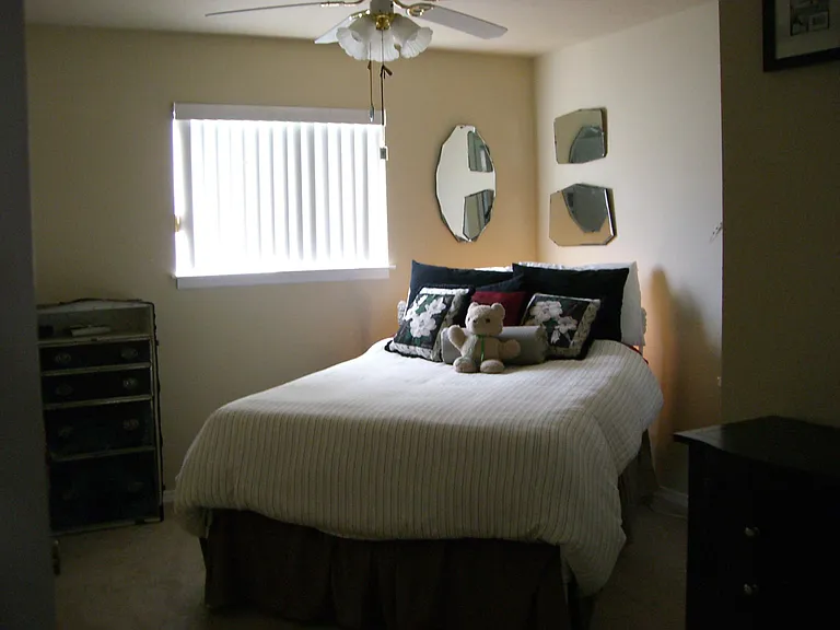 Middle Bedroom