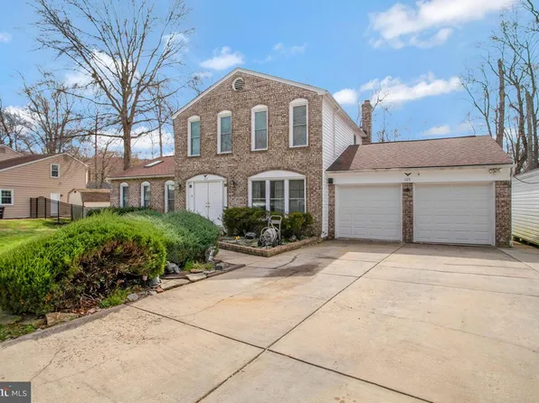 105 Saint Andrews Dr E, Fort Washington, MD 20744