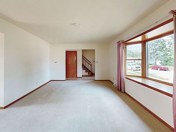 3rd image of 2225 Saint John Dr