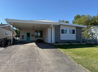 111 N 3rd Ave E, Bow Island, AB T0K0G0