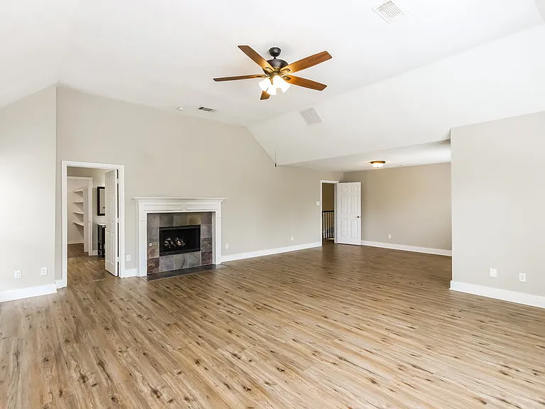 1804 Sandalwood Ln — Photo 10