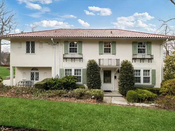 41 Club Way, Hartsdale, NY 10530