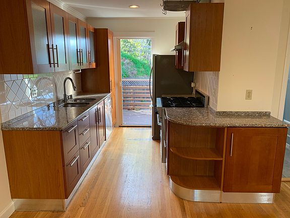 2nd image of 532 Peralta Ave