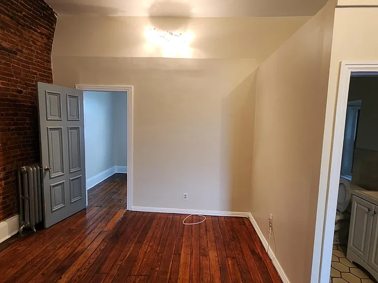 2210 E York St #12-3F — Photo 6