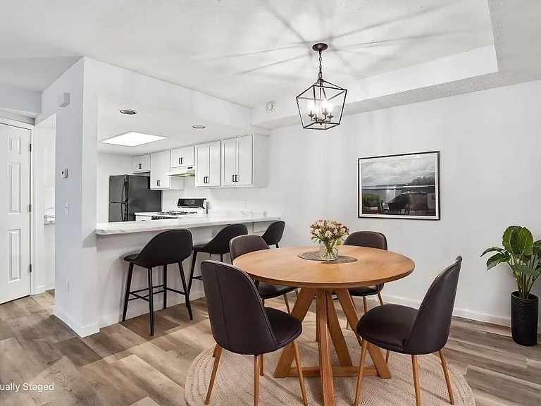 18669 Clear View Ct — Photo 23