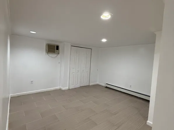 (undisclosed Address), Plainview, NY 11803