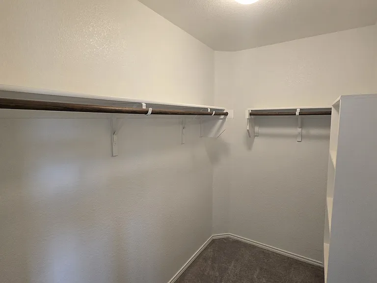 1121 Waggoner Dr — Photo 24