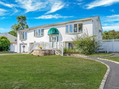 1 Winthrop Street, Islip, NY, 11751