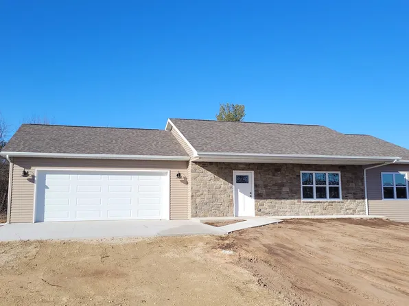 615 Douglas St, New London, WI 54961