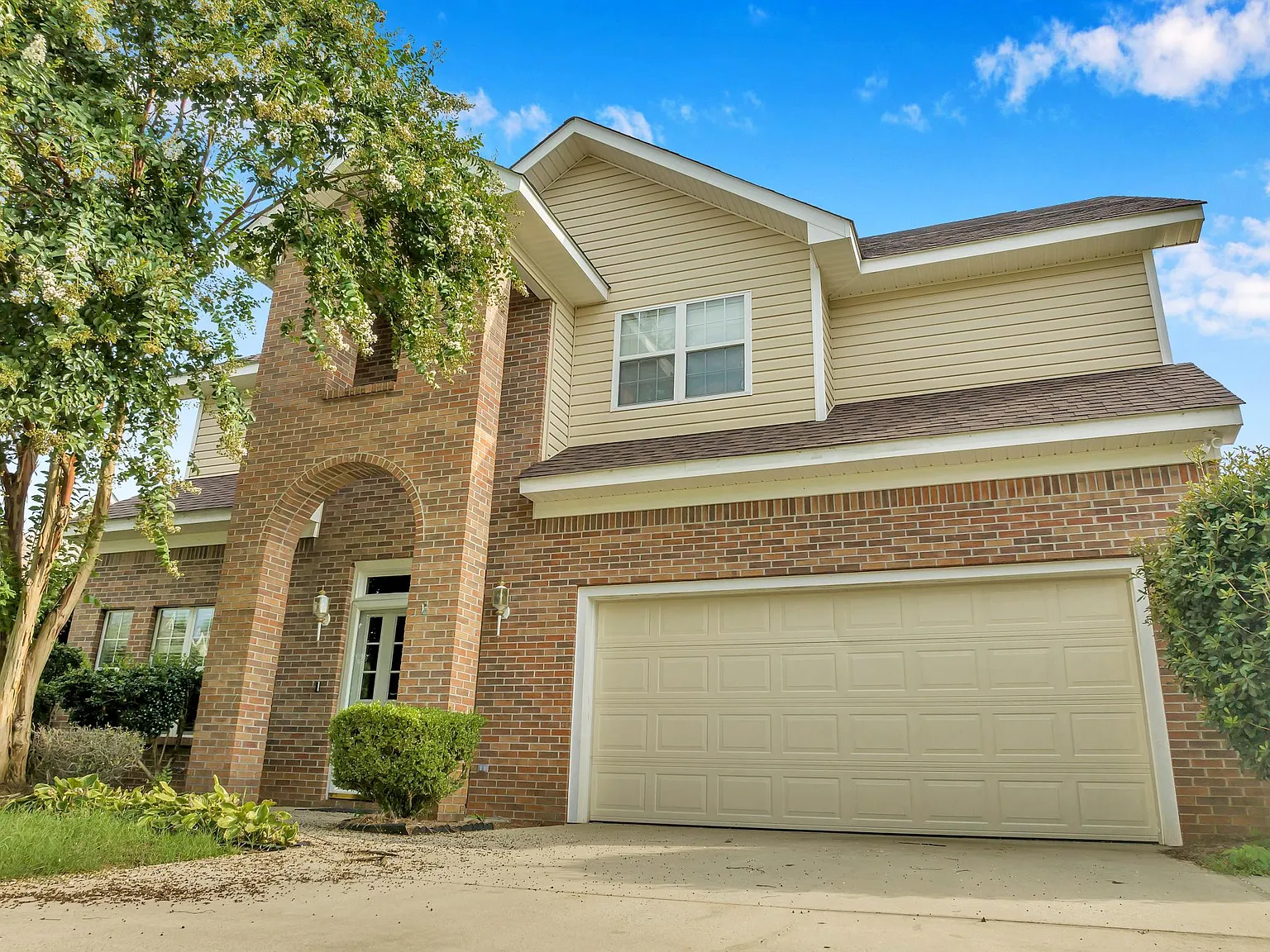 112 Myles Ln — Photo 3