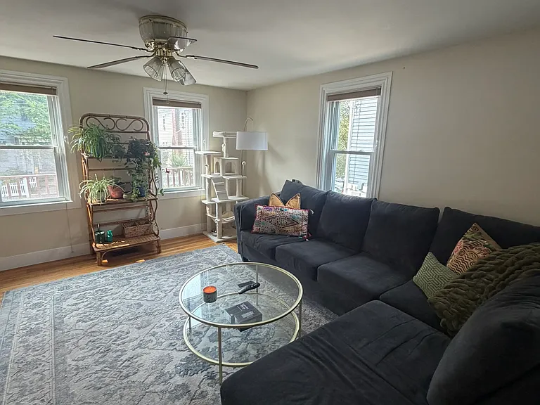 20 Lincoln Ave — Photo 1
