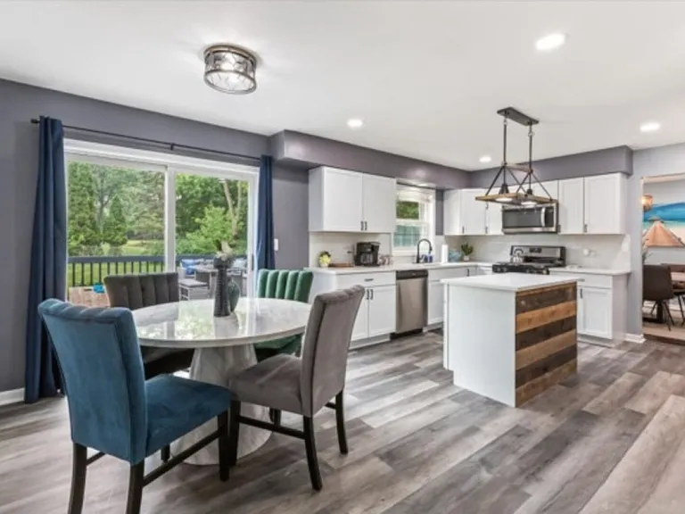 N Lakeview Dr — Photo 17