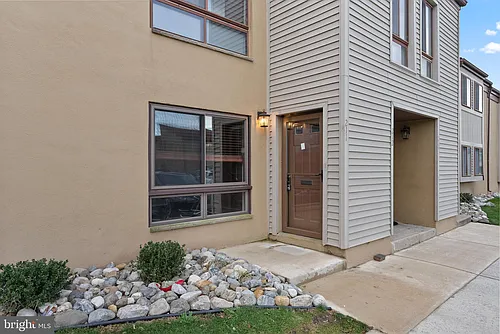 211 James Ct Photo 1