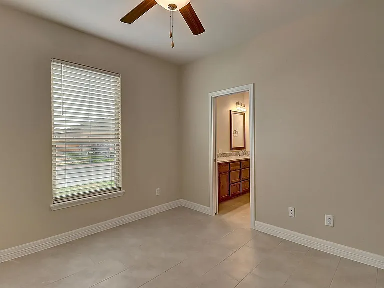 2202 Crystal Bay Dr — Photo 44
