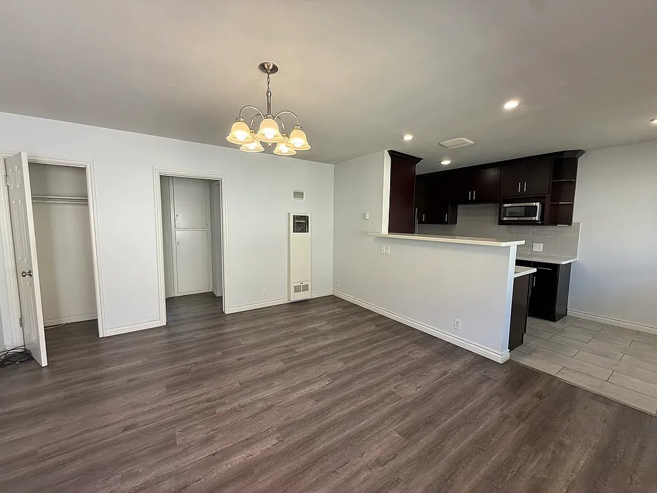 1526 Corinth Ave #4