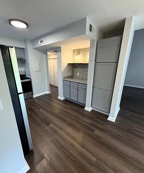 502 Clubhouse Ct — Photo 11