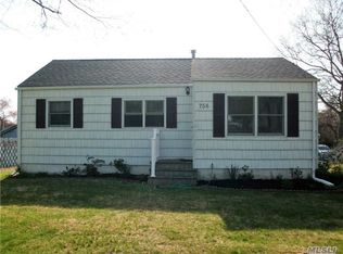 756 Old North Ocean Ave, Patchogue, NY 11772