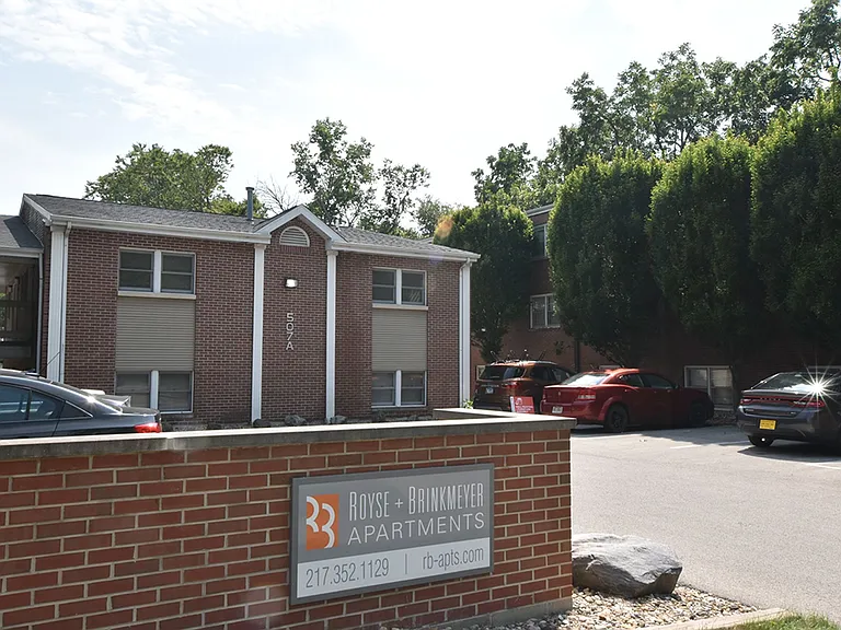 507 W Green St — Photo 2