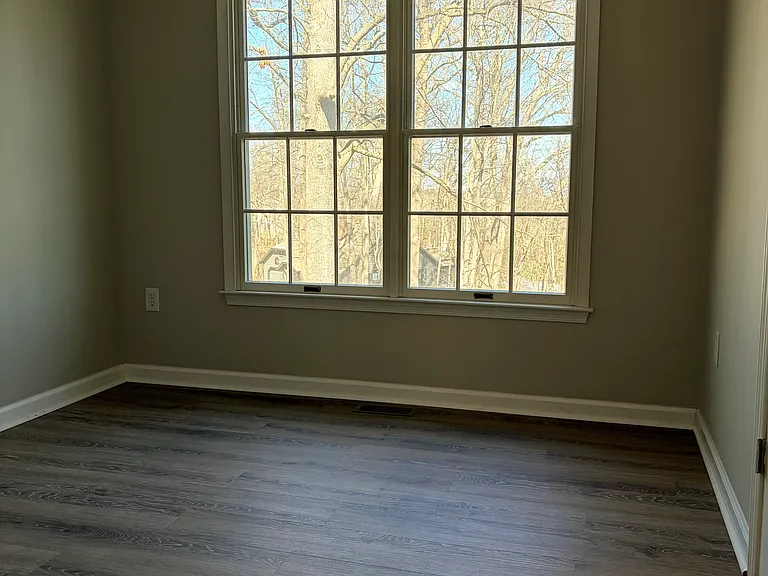 423 Flower Dr — Photo 15