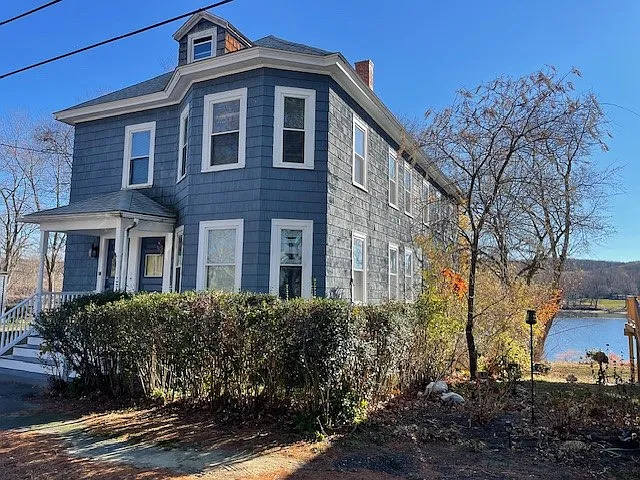 3 bed, 1221 sqft, $2,400 — Photo 2