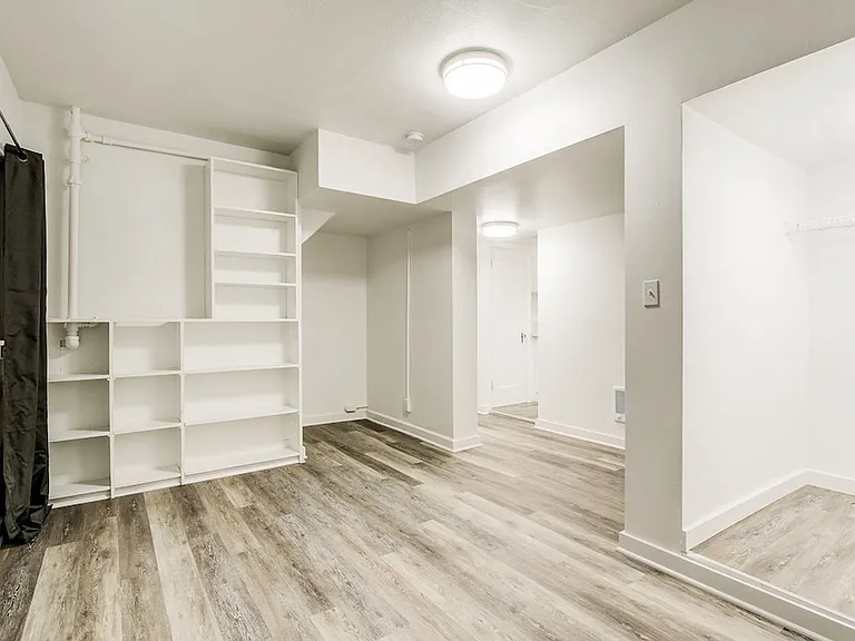 724 Harvard Ave E — Photo 12