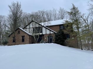 5547 Hubble Rd, Cincinnati, OH 45247