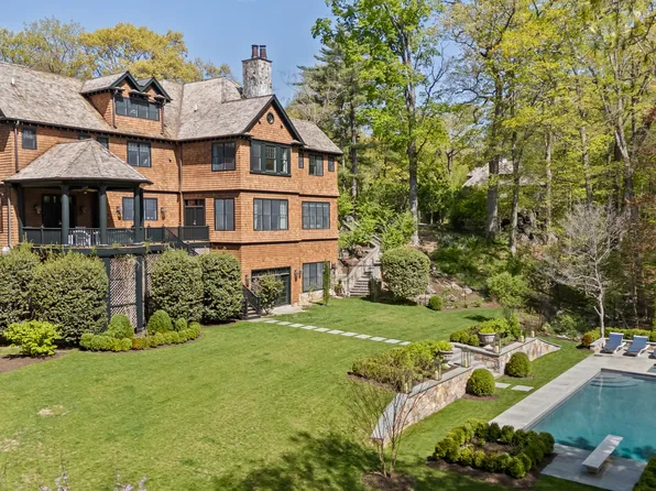 59 Cat Rock Rd, Cos Cob, CT 06807