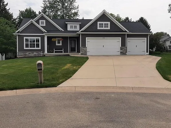 1422 Crystalline Dr SE, Caledonia, MI 49316