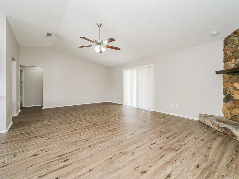 593 Benjamin Harrison St — Photo 3