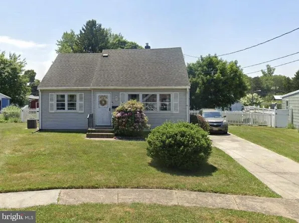 7 Darby Ct, Ewing, NJ 08628
