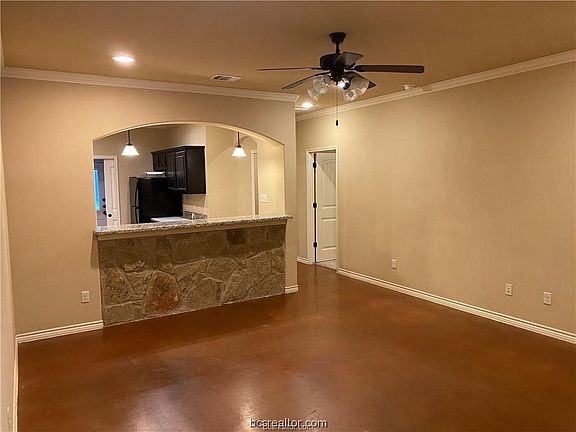 2nd image of 100 Knox Dr