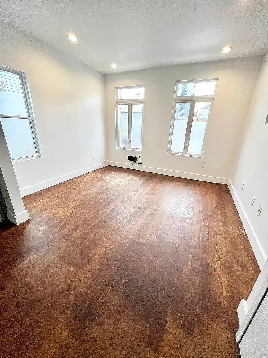 38 Catherine Street — Photo 4