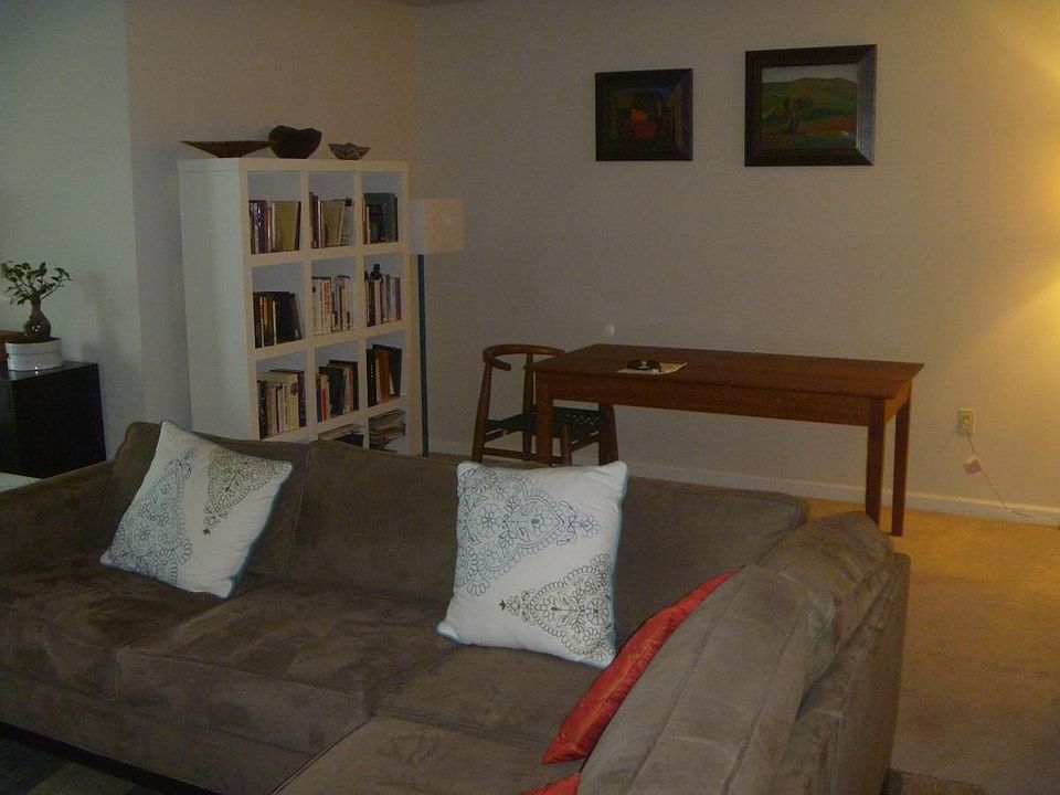dining area/library
