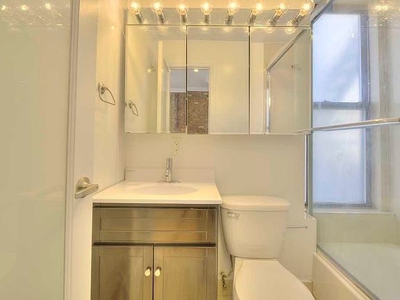 4th image of 163 Mulberry St APT 15
